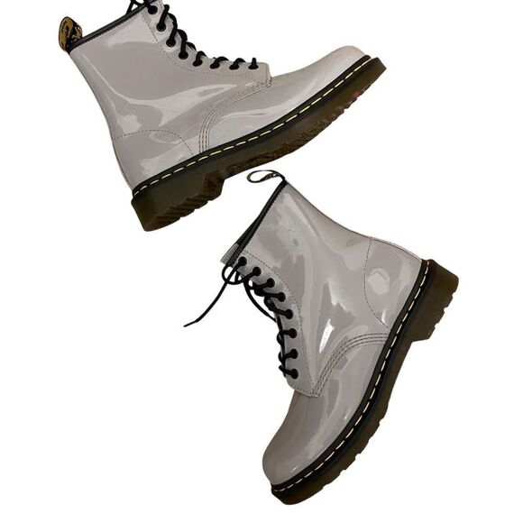 Dr. Martens Patent Leather Lace Up Boots in Zinc Grey Size 9 NEW - Picture 1 of 8